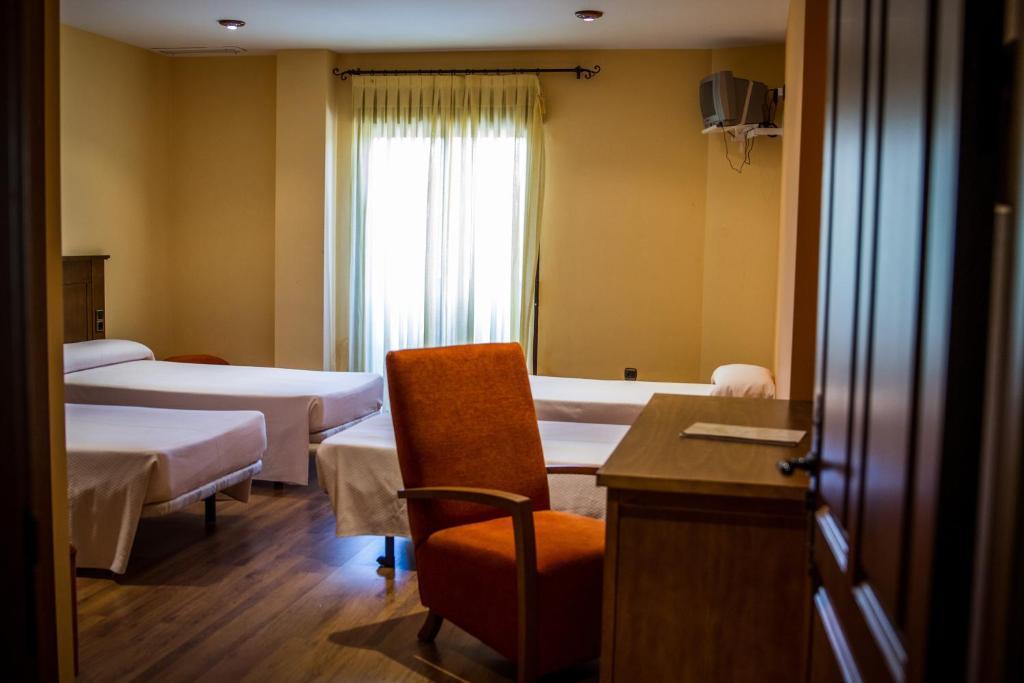 Hostal Rural El Nacimiento Deifontes ภายนอก รูปภาพ