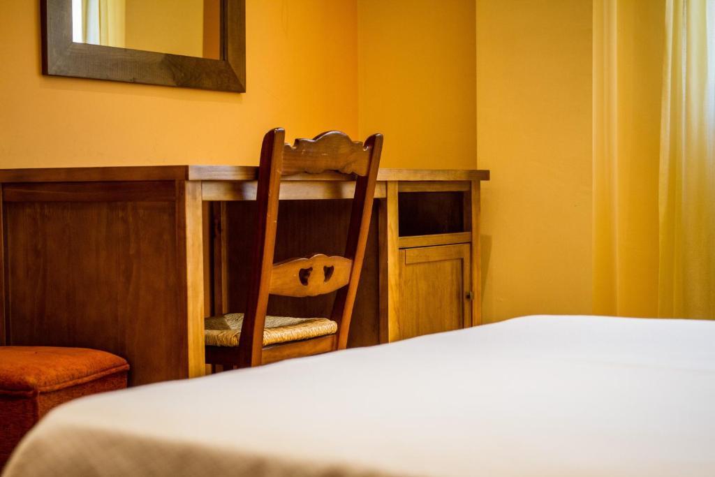 Hostal Rural El Nacimiento Deifontes ภายนอก รูปภาพ